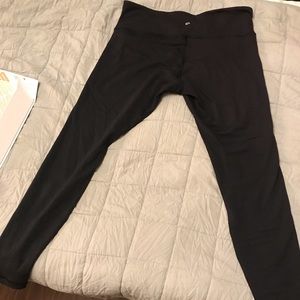 Lululemon Wunder Under Black leggings Size 10